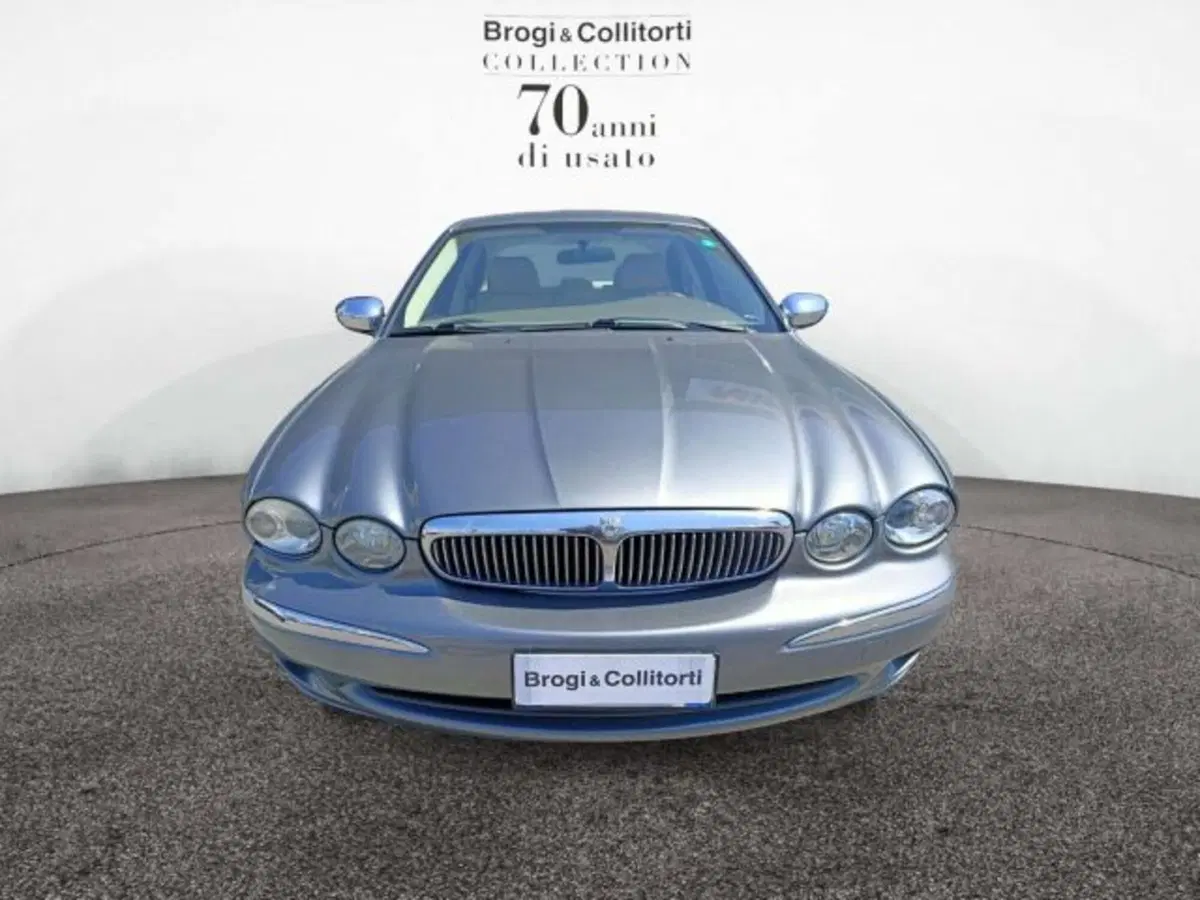 Jaguar X-Type usata a Firenze (2)