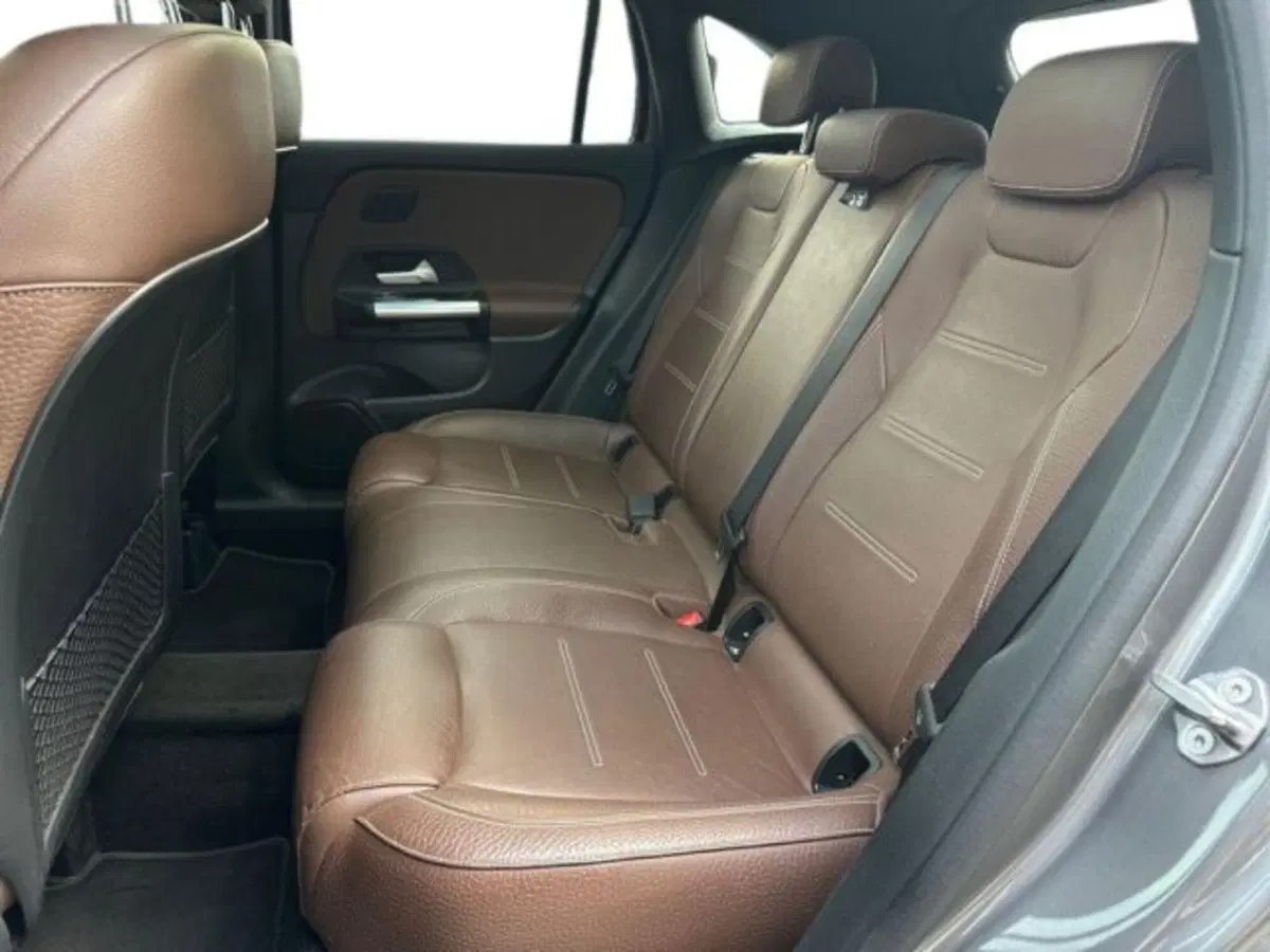 Mercedes-Benz GLA SUV usata a Avellino (16)
