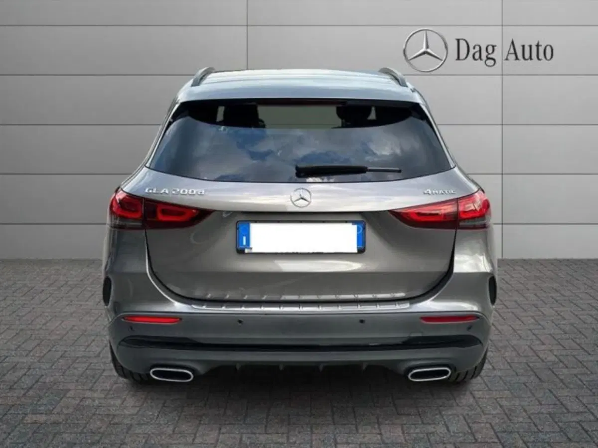 Mercedes-Benz GLA SUV usata a Avellino (4)