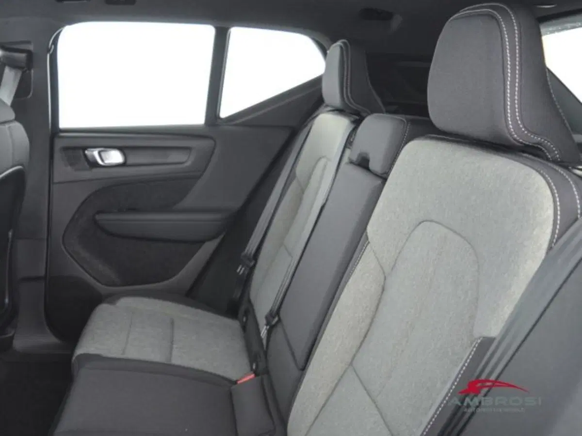 Volvo XC40 nuova a Perugia (10)
