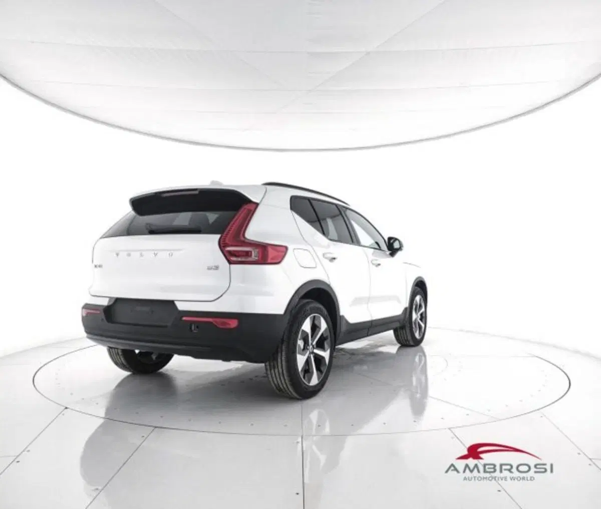 Volvo XC40 nuova a Perugia (3)