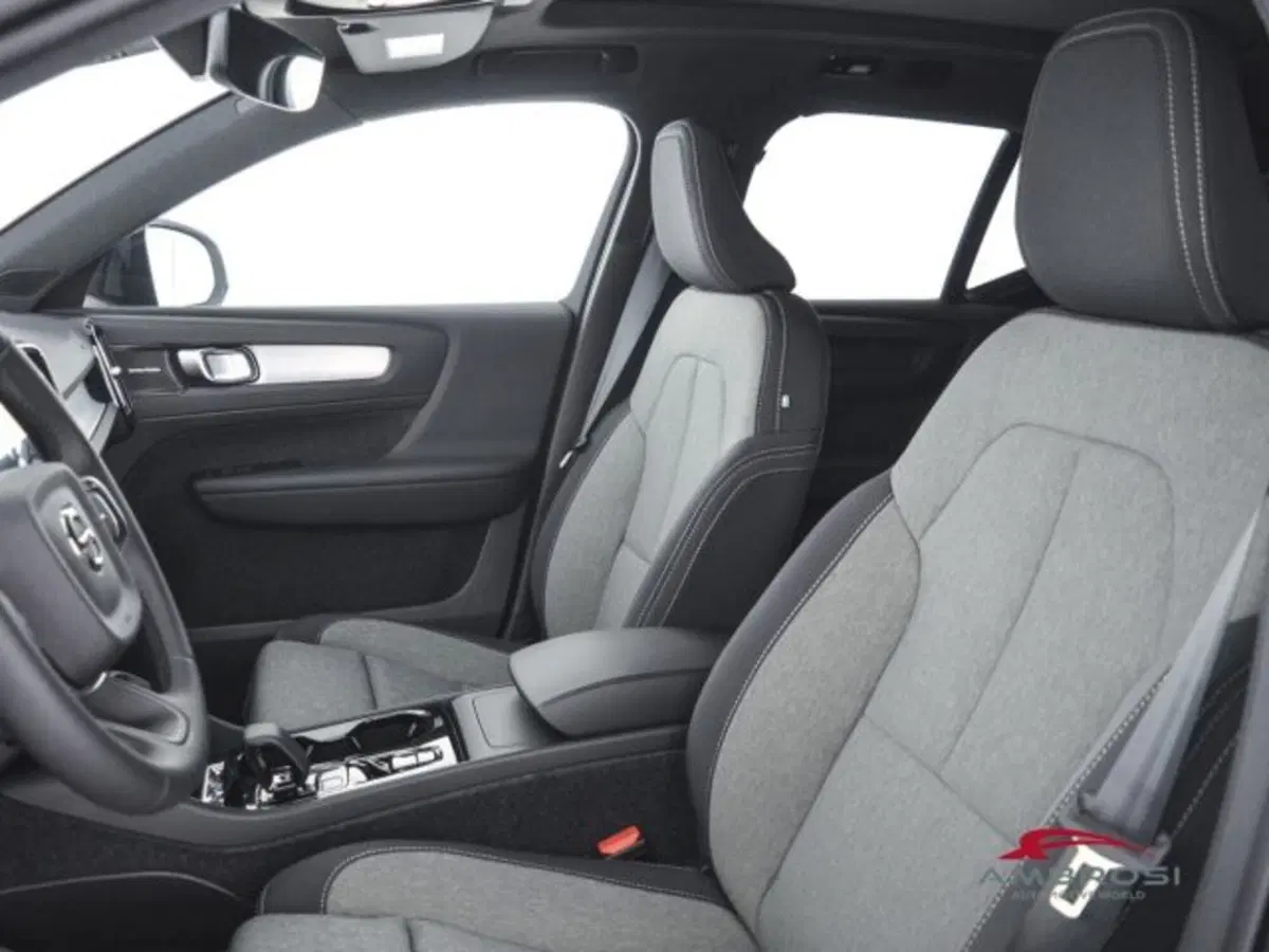 Volvo XC40 nuova a Perugia (9)