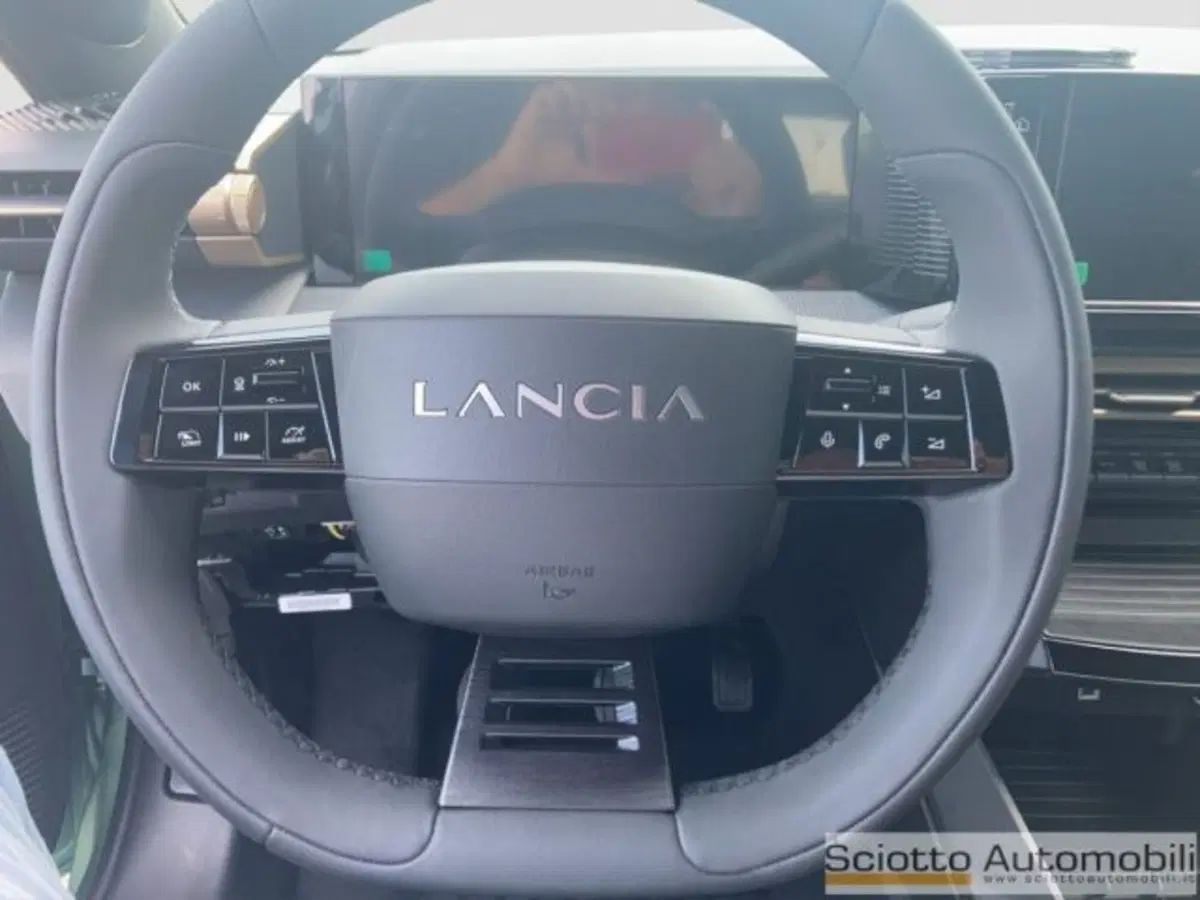 Lancia Ypsilon nuova a Messina (10)