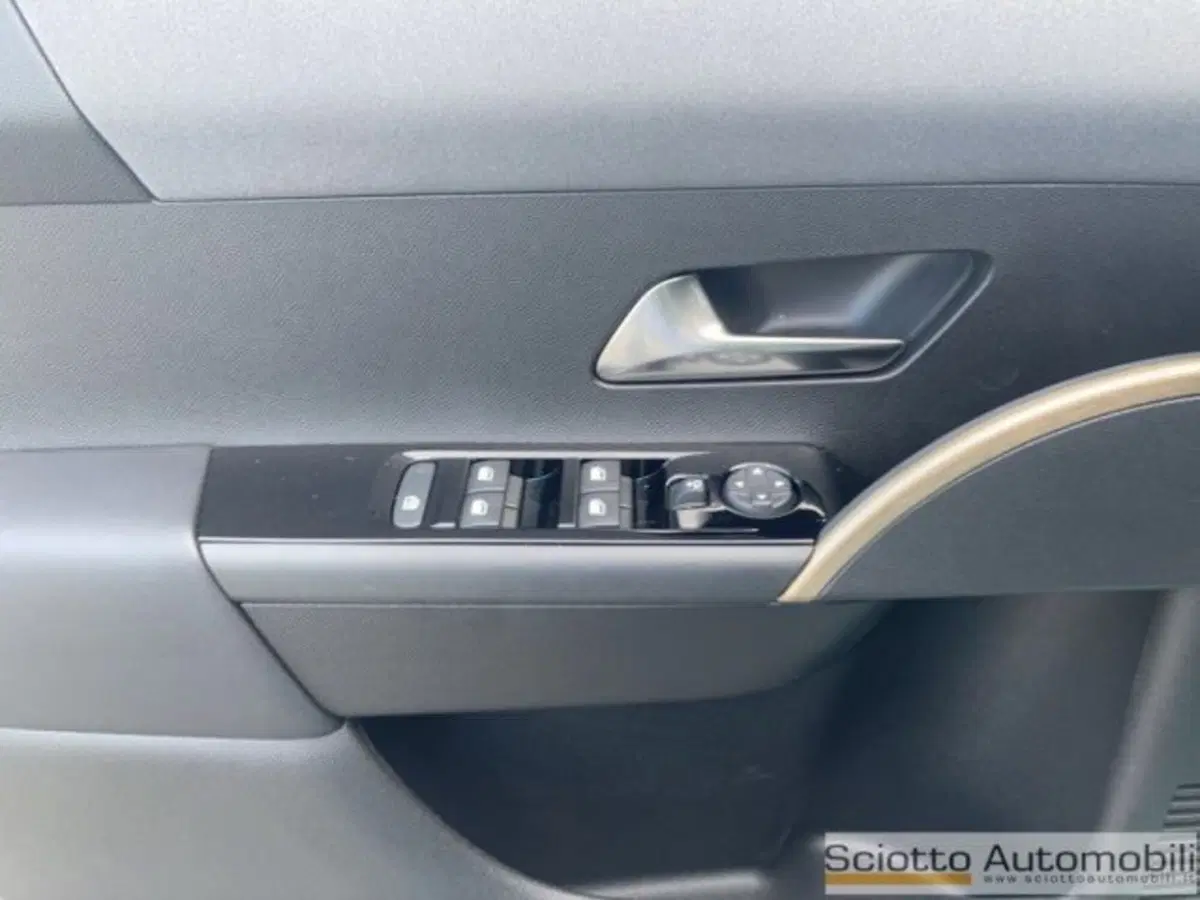 Lancia Ypsilon nuova a Messina (12)
