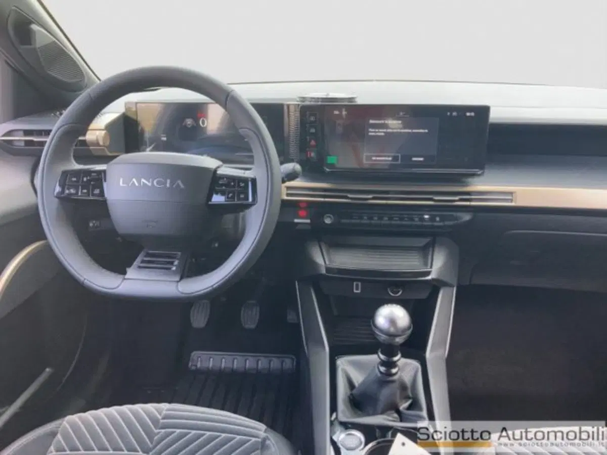 Lancia Ypsilon nuova a Messina (14)