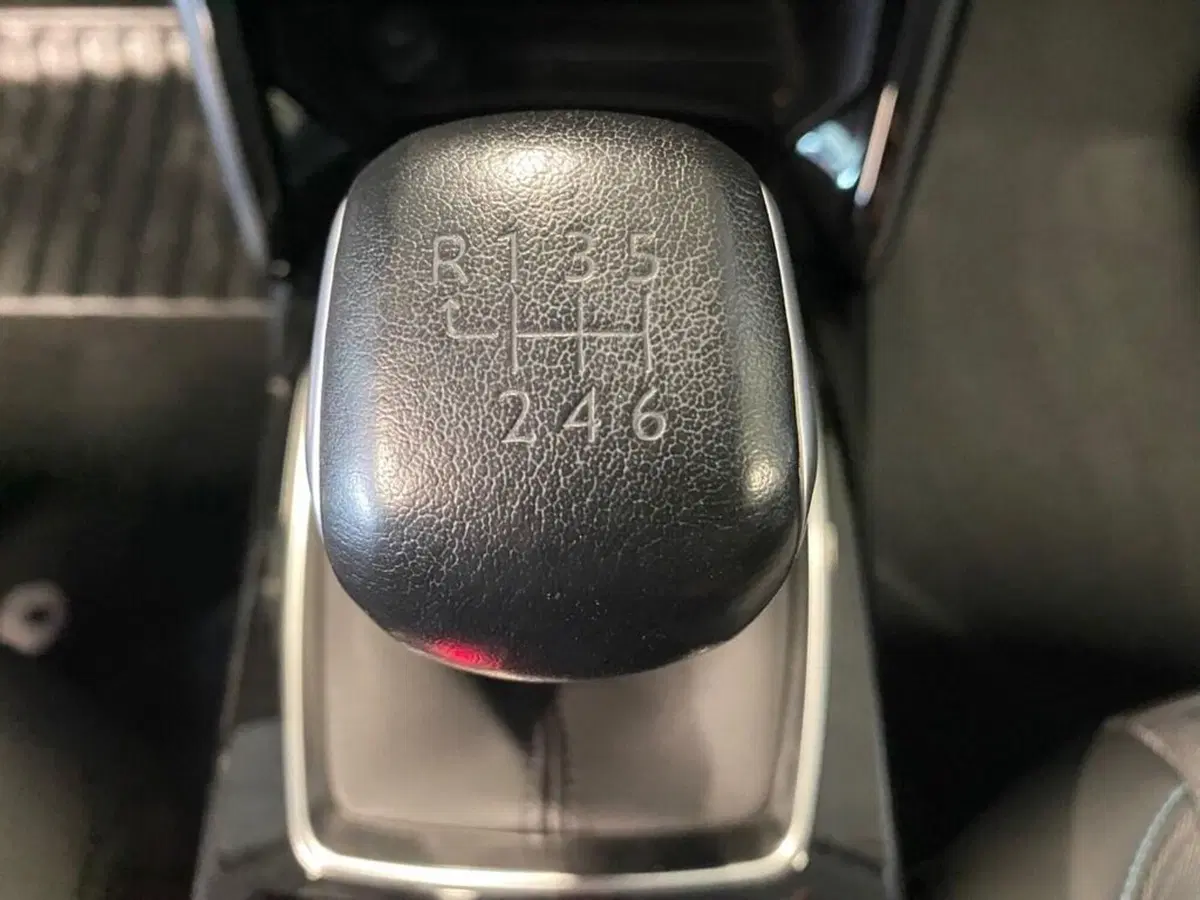 Peugeot 208 usata a Torino (12)