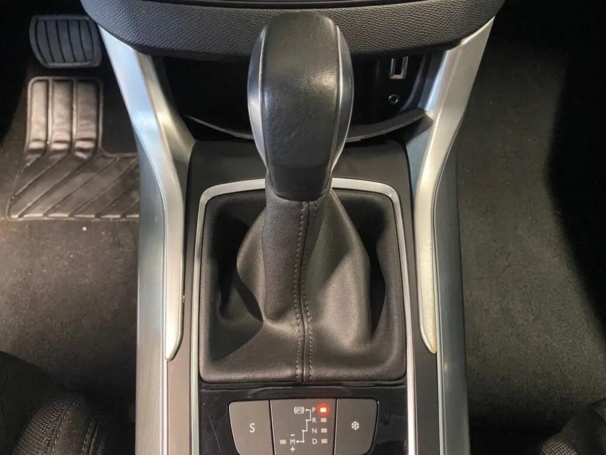 Peugeot 308 SW usata a Torino (11)