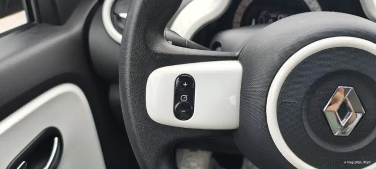 Renault Twingo usata a Taranto (13)