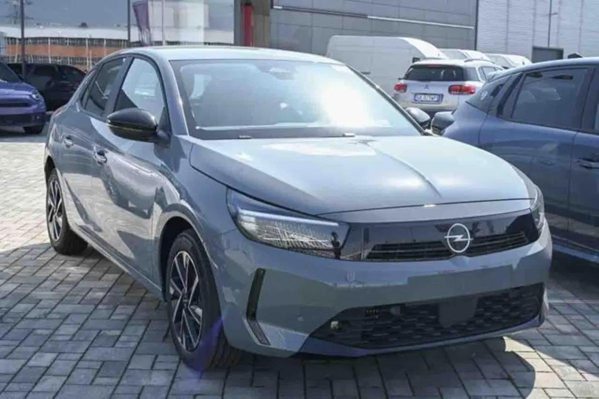 Opel Corsa nuova a Torino (2)