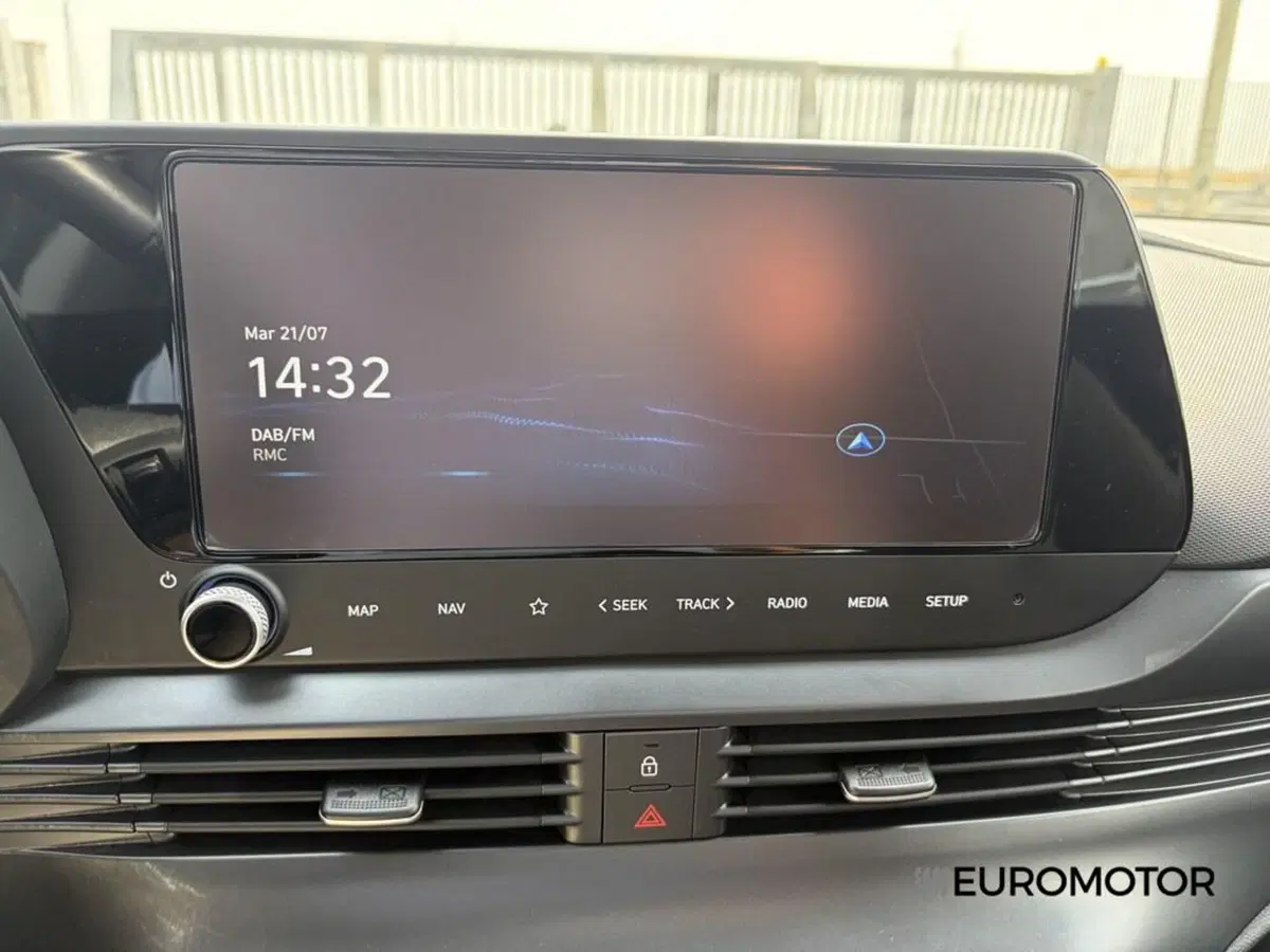 Hyundai Bayon usata a Bari (15)