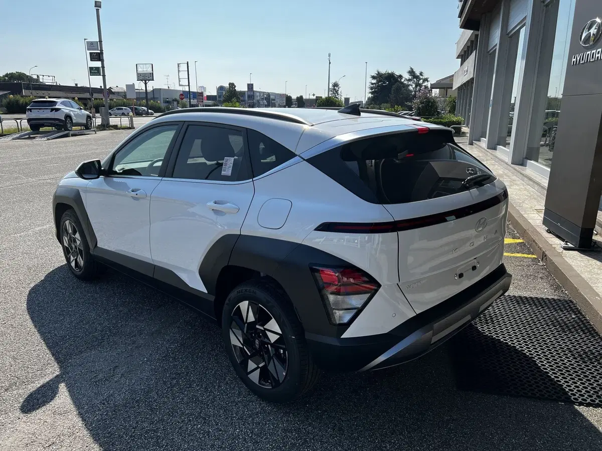 Hyundai Kona nuova a Vercelli (4)