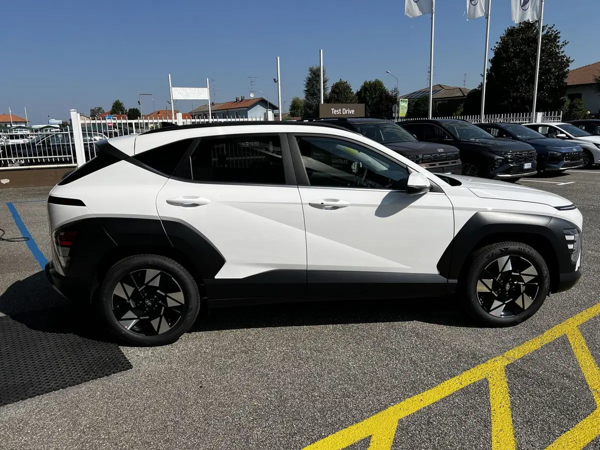 Hyundai Kona nuova a Vercelli (6)