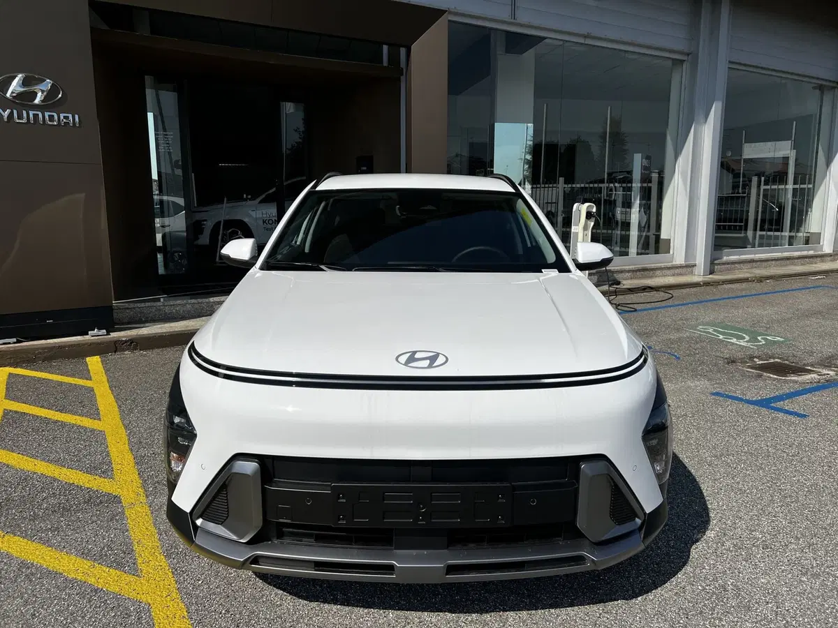 Hyundai Kona nuova a Vercelli (7)