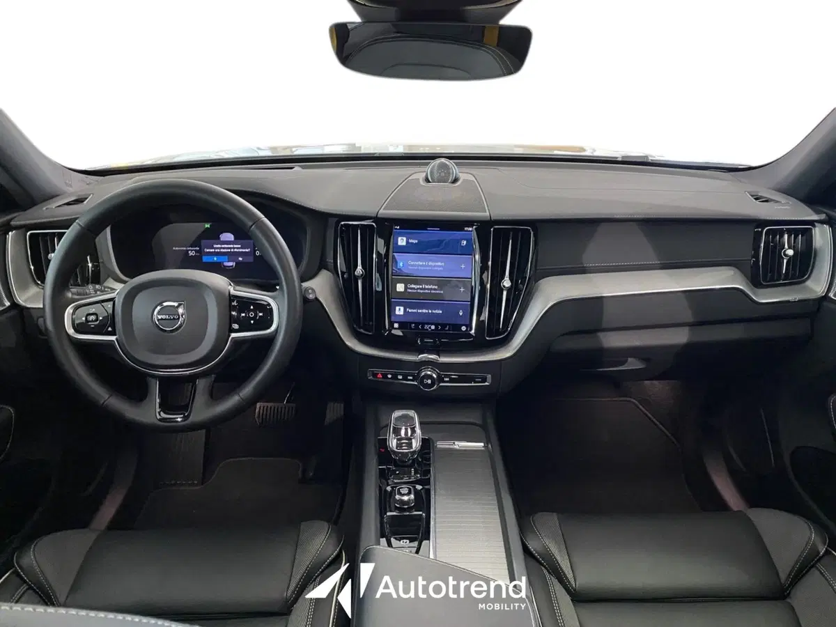 Volvo XC60 usata a Bari (10)