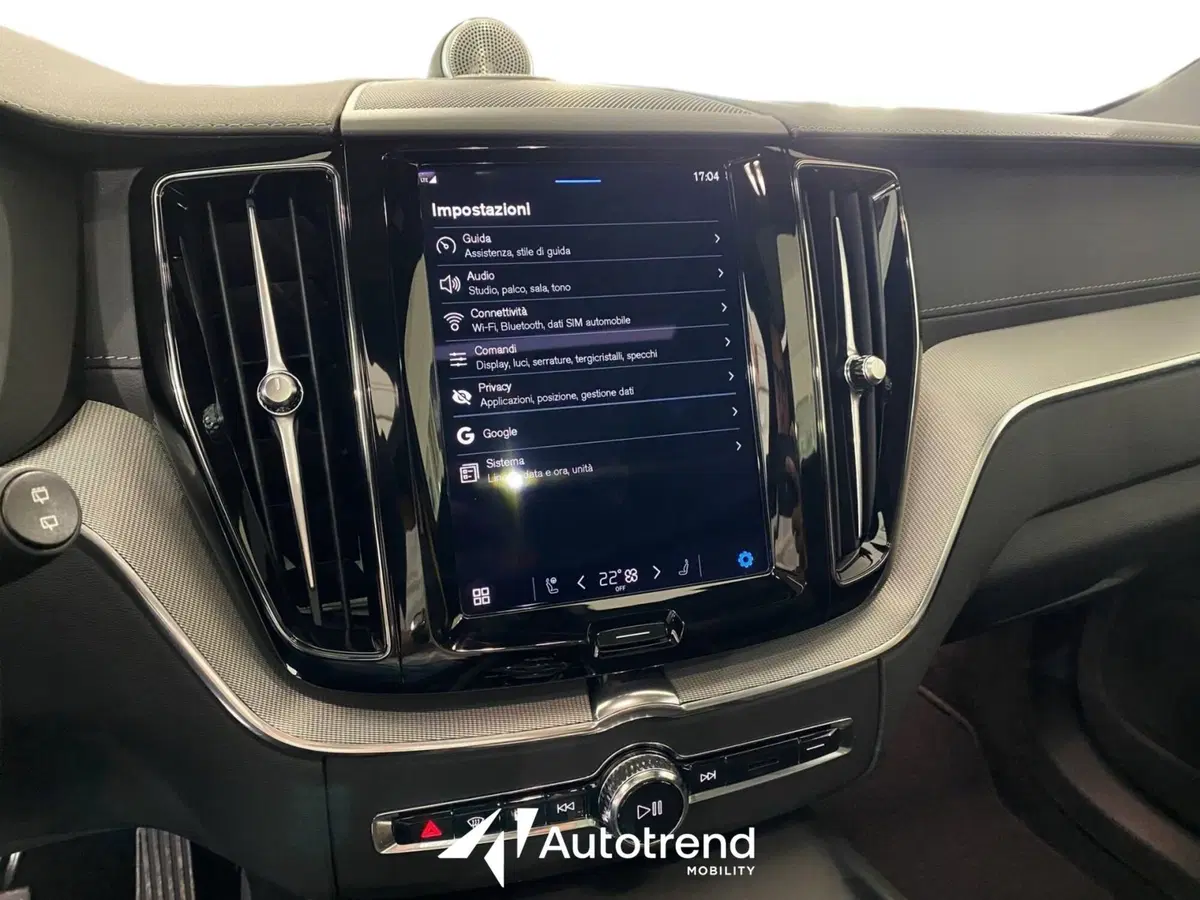 Volvo XC60 usata a Bari (15)