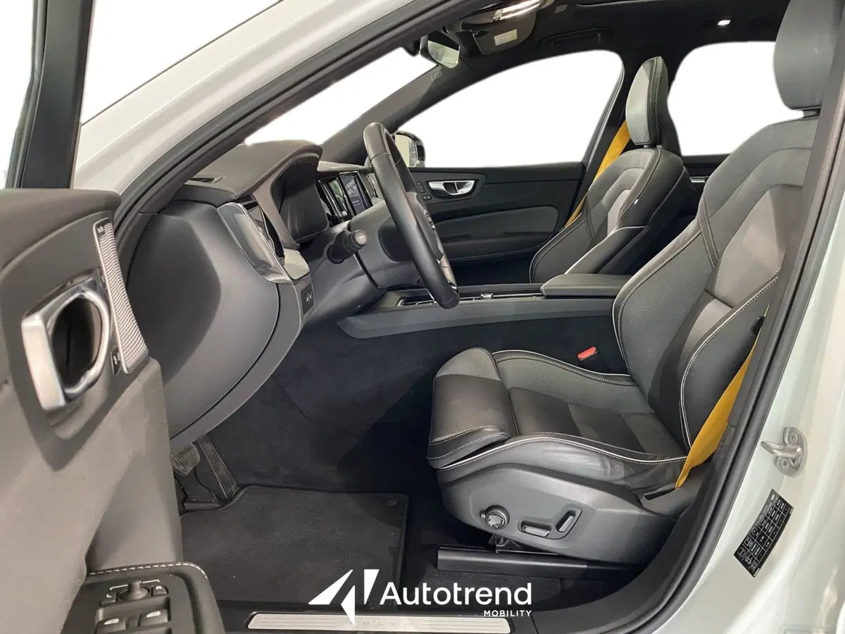 Volvo XC60 usata a Bari (7)