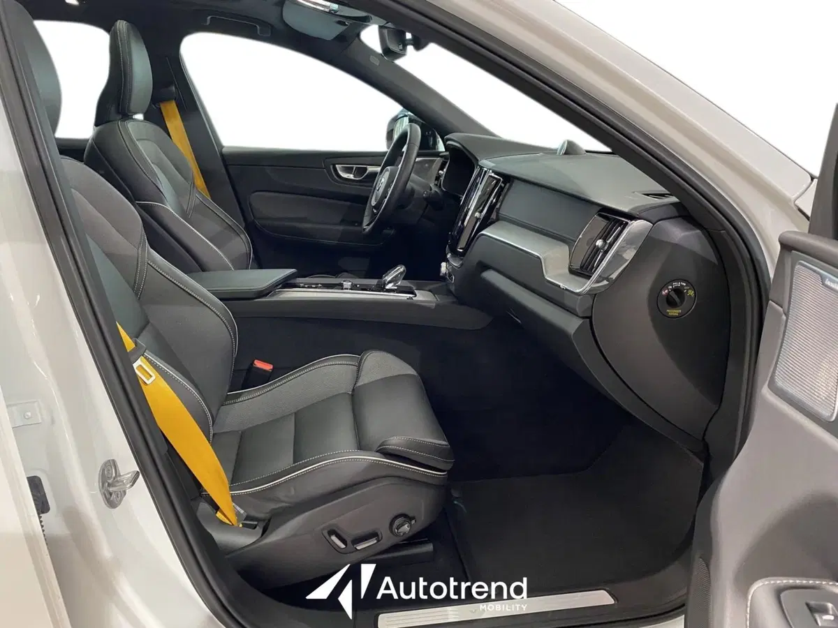 Volvo XC60 usata a Bari (9)