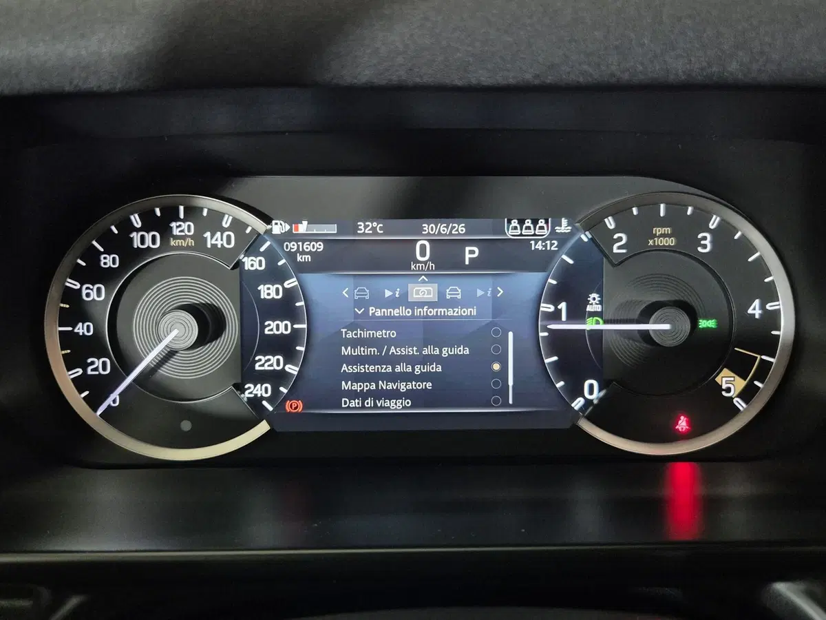 Land Rover Defender usata a Torino (13)