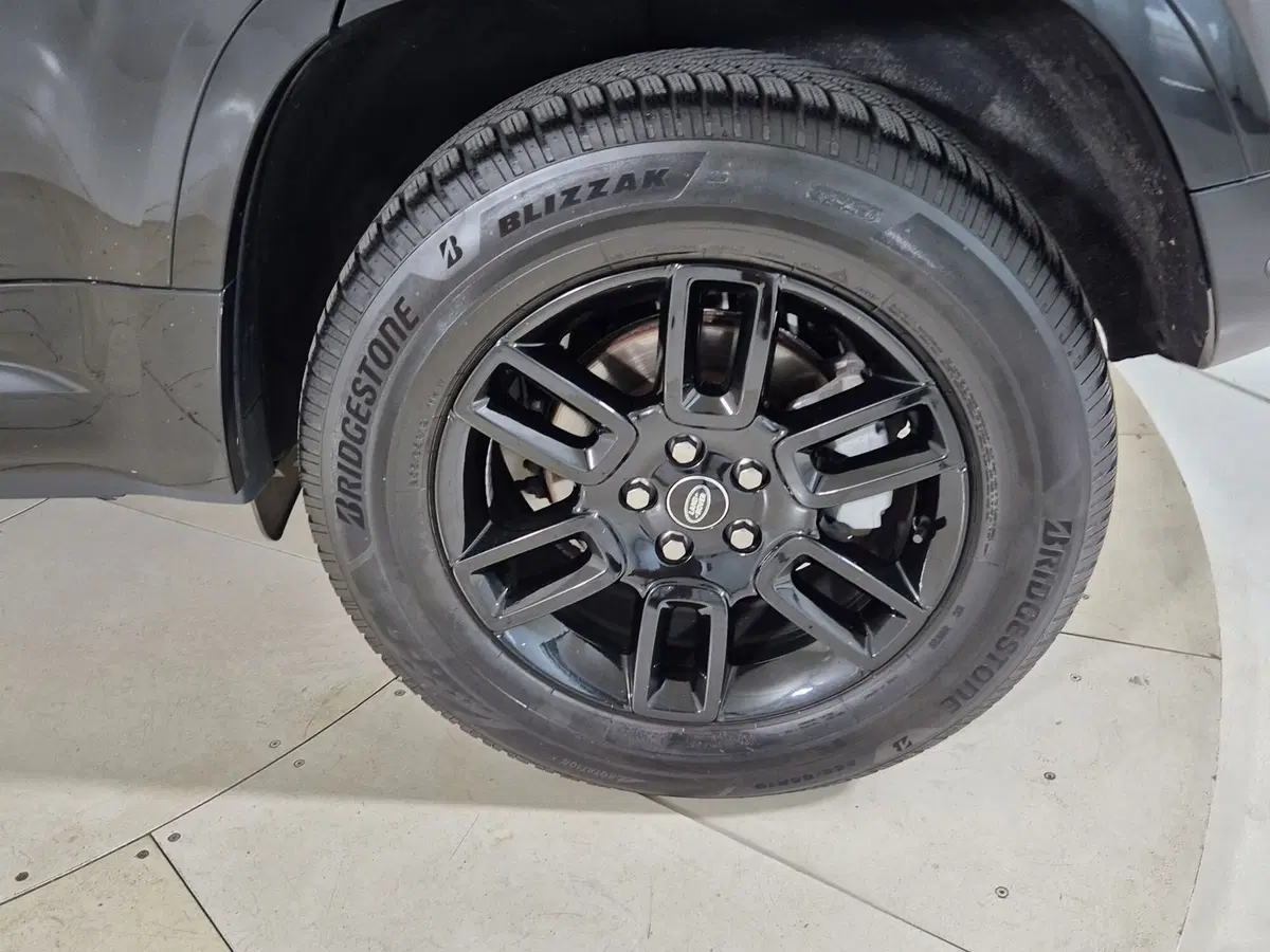 Land Rover Defender usata a Torino (9)