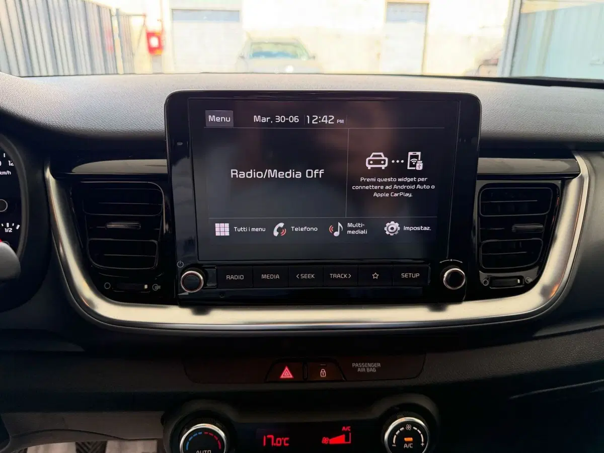 Kia Stonic usata a Napoli (13)