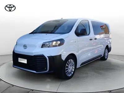 Toyota Proace Verso Verso 2.0D 150 CV L2 D Lounge del 2025 usata a San Fior