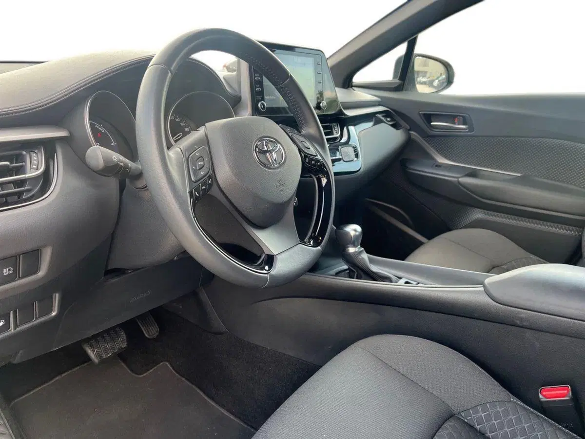 Toyota Toyota C-HR usata a Ragusa (7)