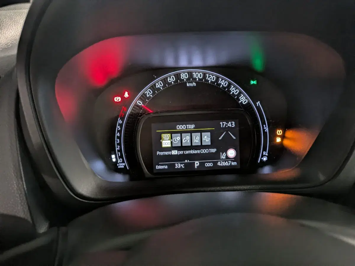 Toyota Aygo X usata a Milano (16)