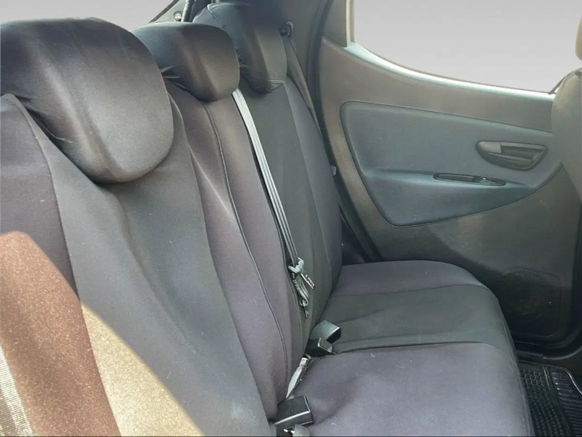 Lancia Ypsilon usata a Firenze (13)