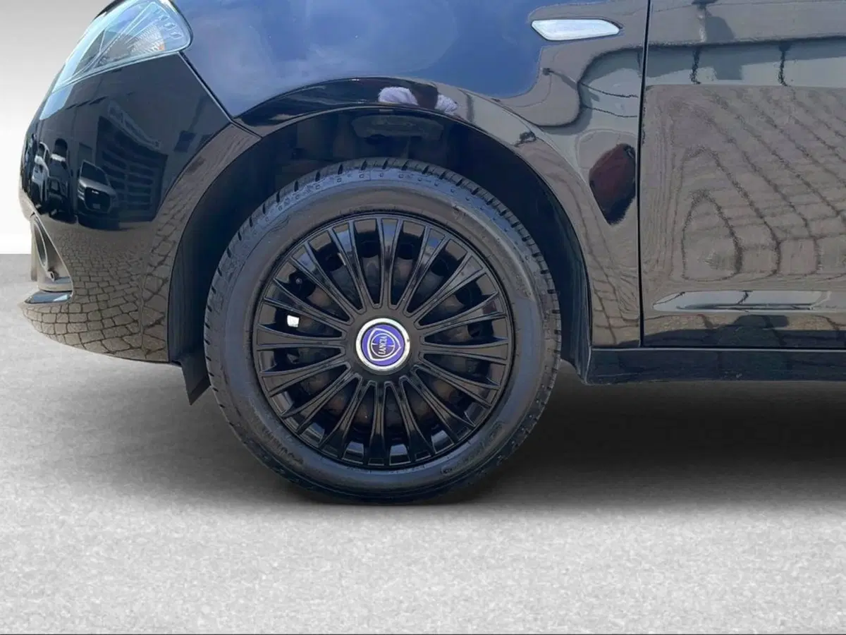 Lancia Ypsilon usata a Firenze (17)