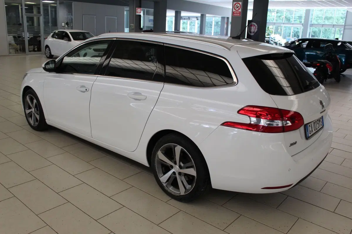 Peugeot 308 SW usata a Cremona (6)