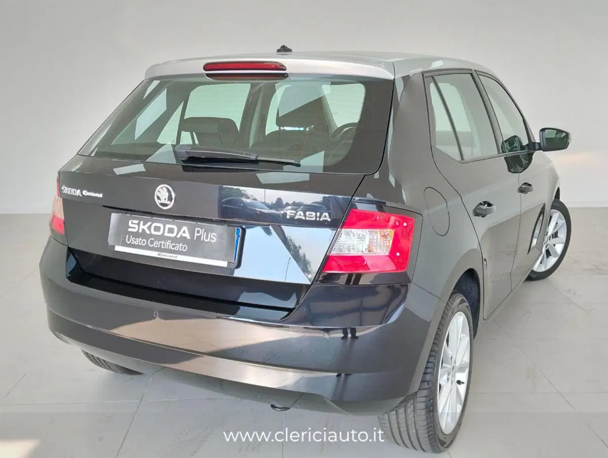 Skoda Fabia usata a Como (2)