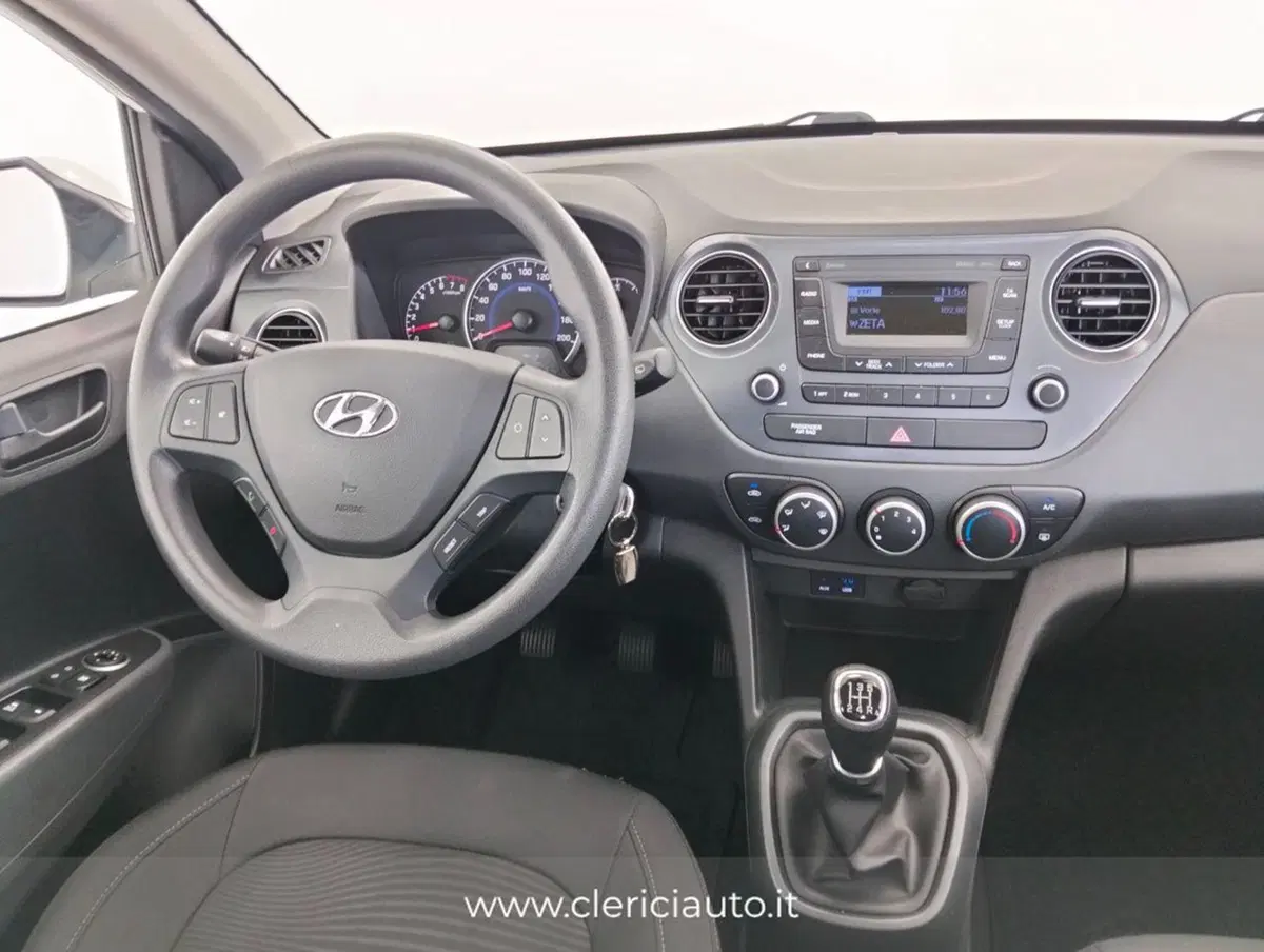 Hyundai i10 usata a Como (9)