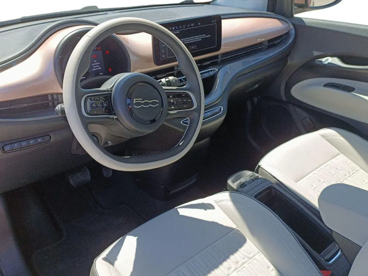 Fiat 500 Cabrio usata a Bari (10)
