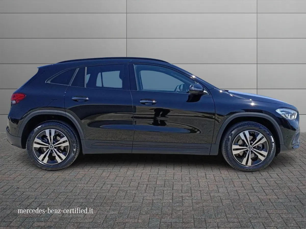 Mercedes-Benz GLA SUV usata a Bari (5)