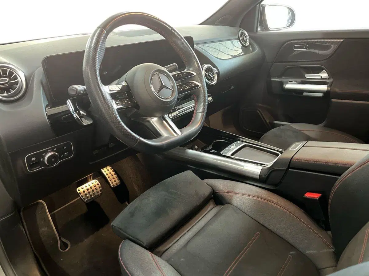 Mercedes-Benz GLA SUV usata a Bari (10)