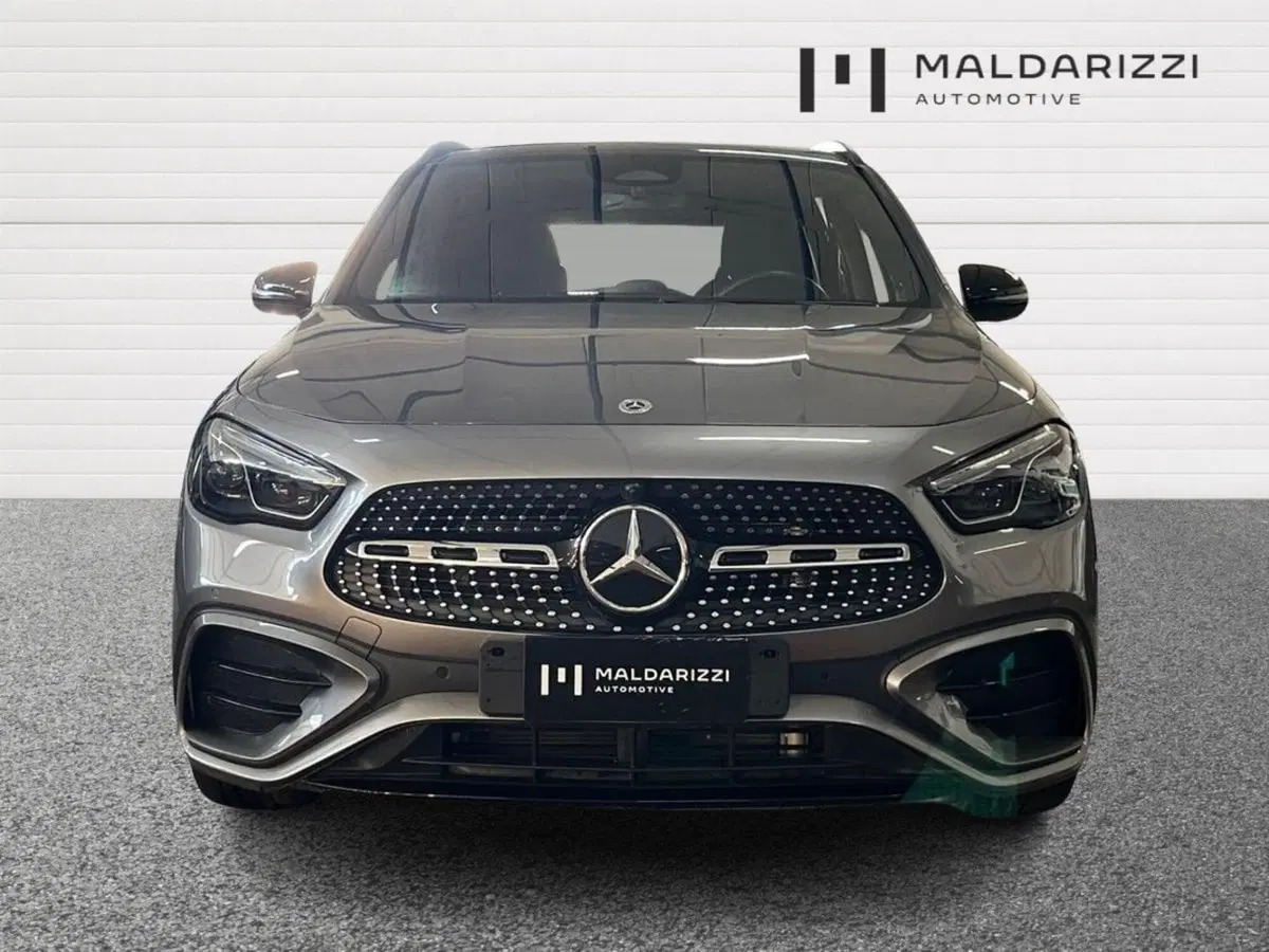 Mercedes-Benz GLA SUV usata a Bari (2)