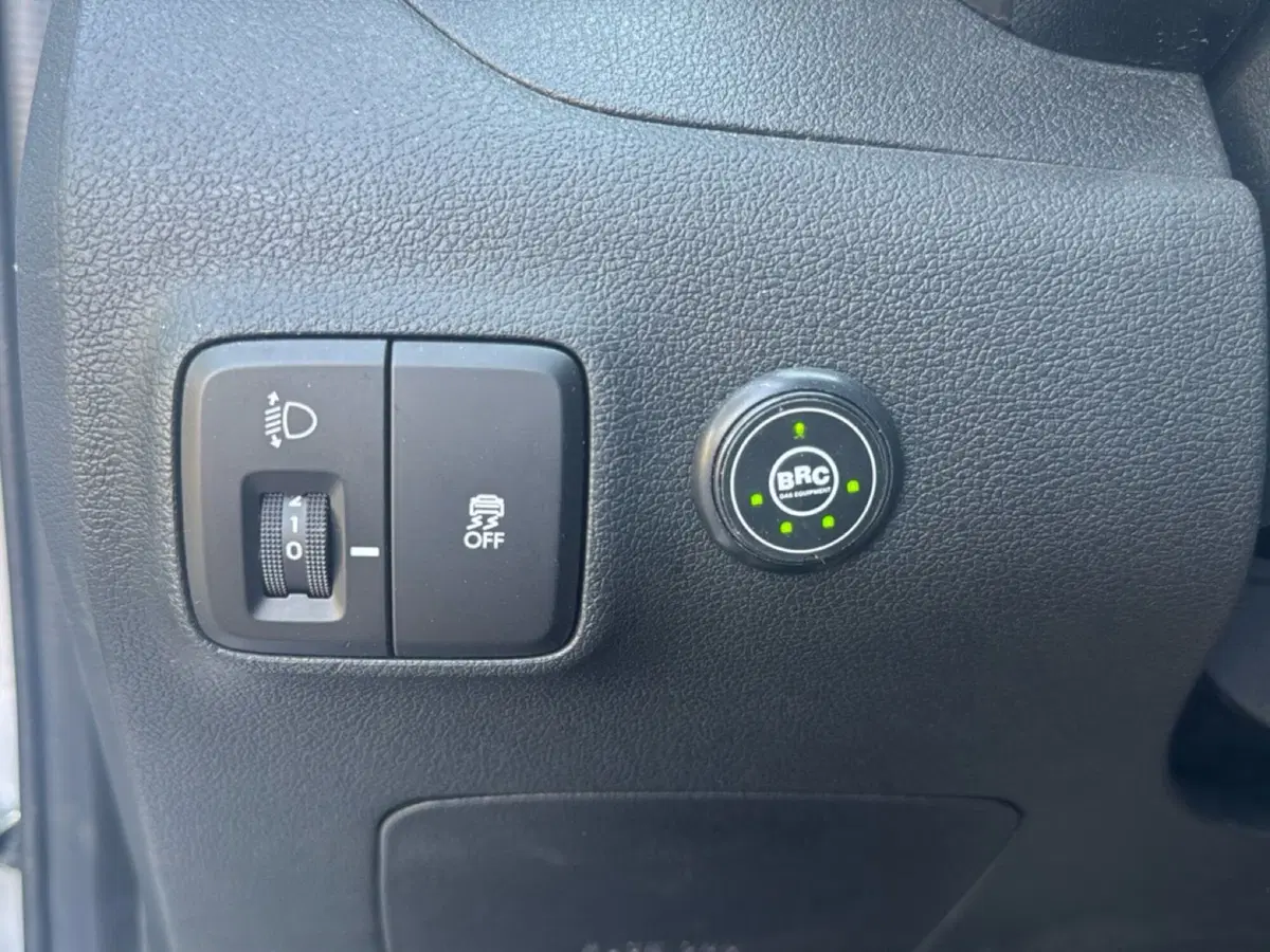 Hyundai i10 usata a Ferrara (13)
