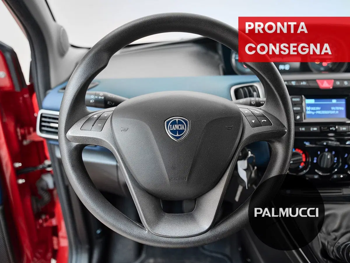 Lancia Ypsilon usata a Prato (17)