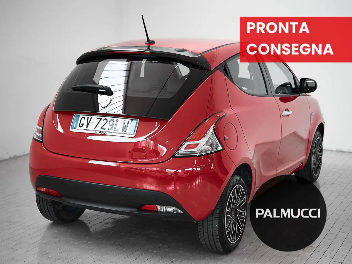 Lancia Ypsilon usata a Prato (3)