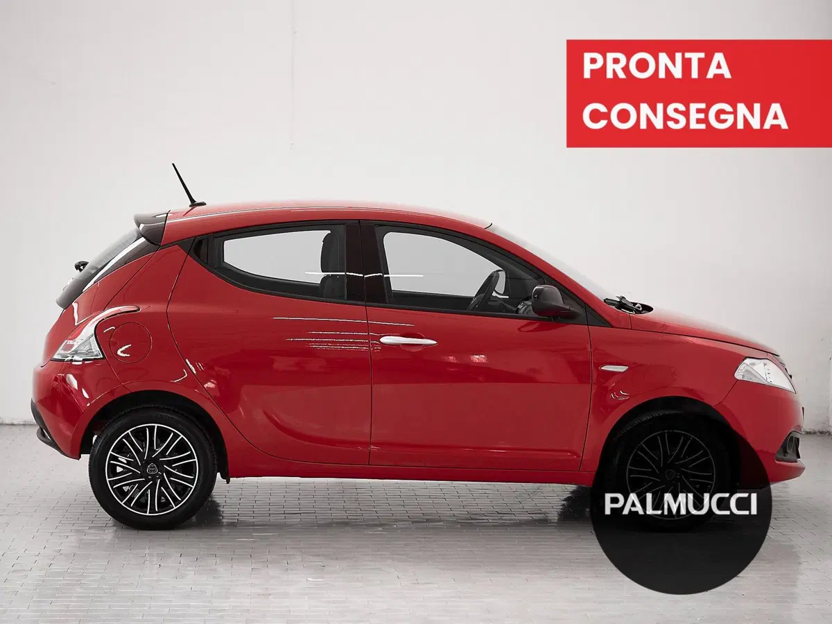 Lancia Ypsilon usata a Prato (4)