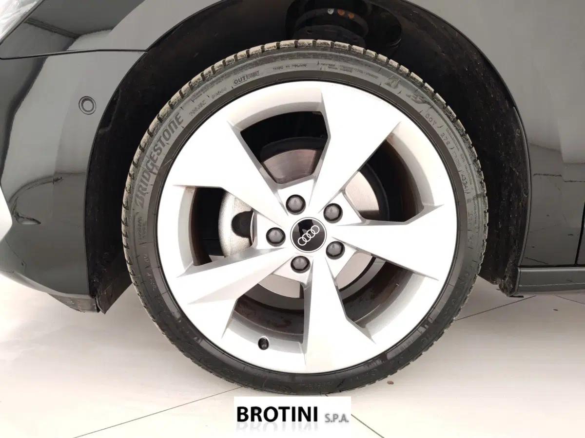 Audi A3 Sportback usata a Massa-Carrara (6)