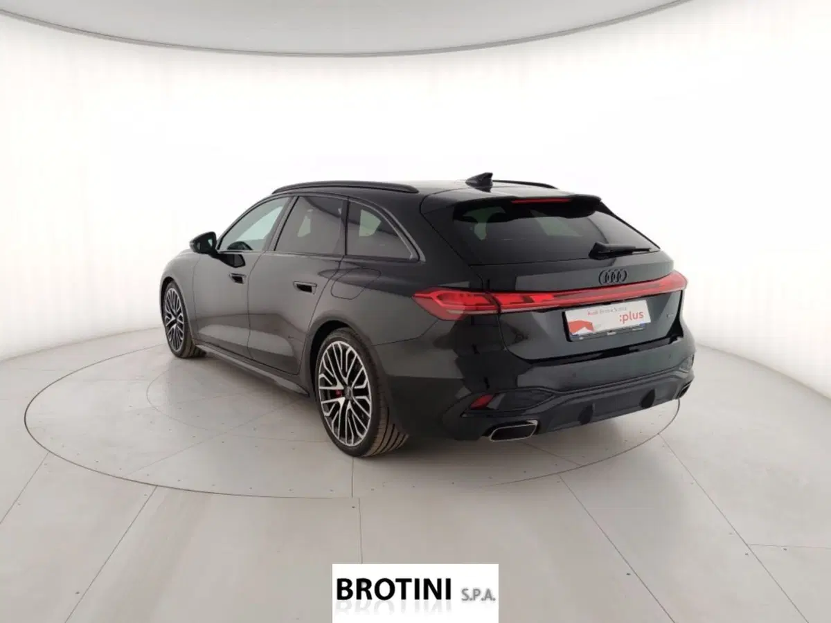 Audi A5 Avant nuova a Massa-Carrara (2)