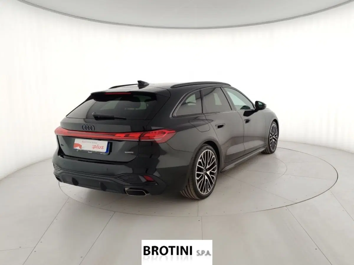 Audi A5 Avant nuova a Massa-Carrara (3)