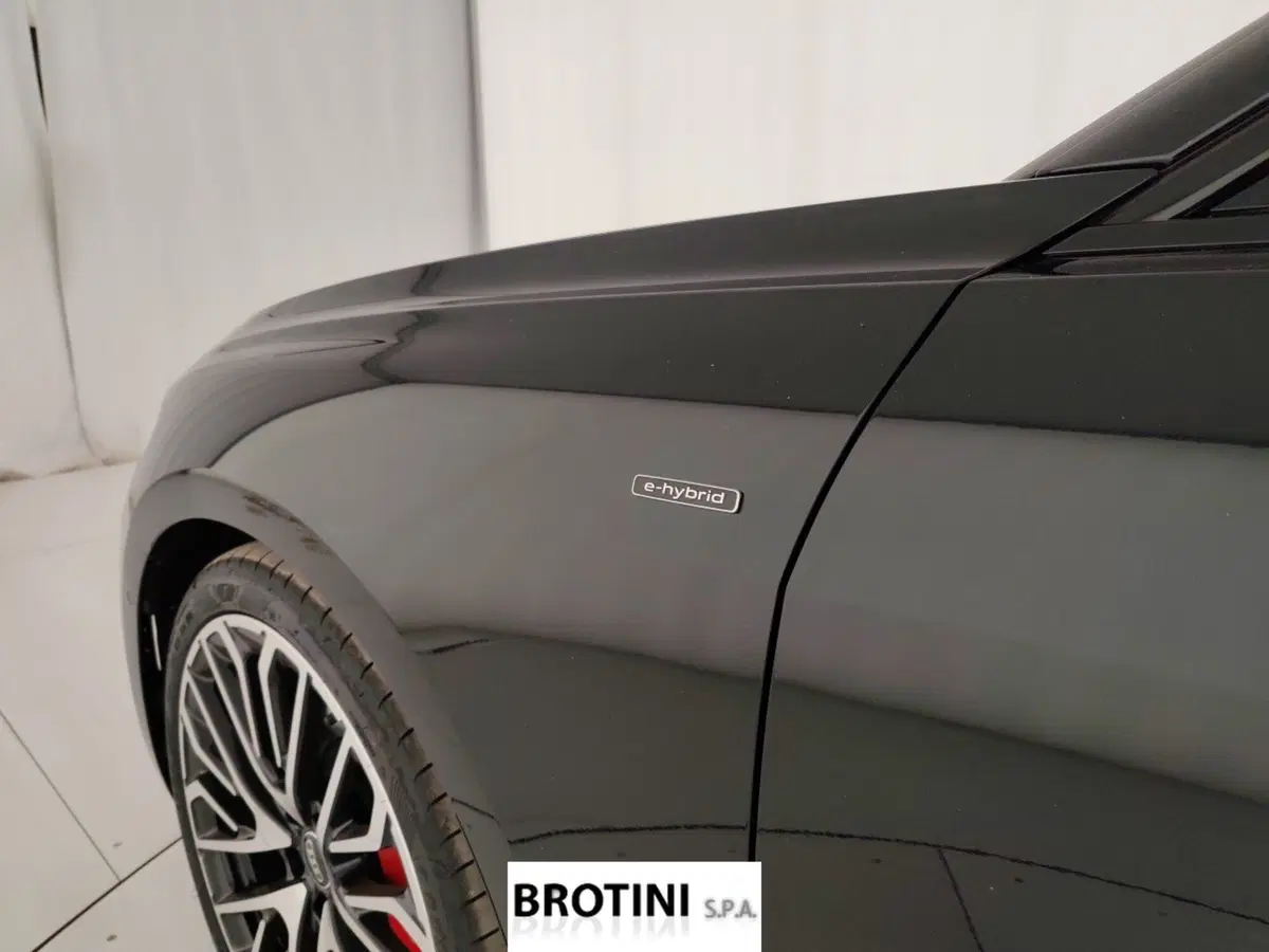 Audi A5 Avant nuova a Massa-Carrara (7)