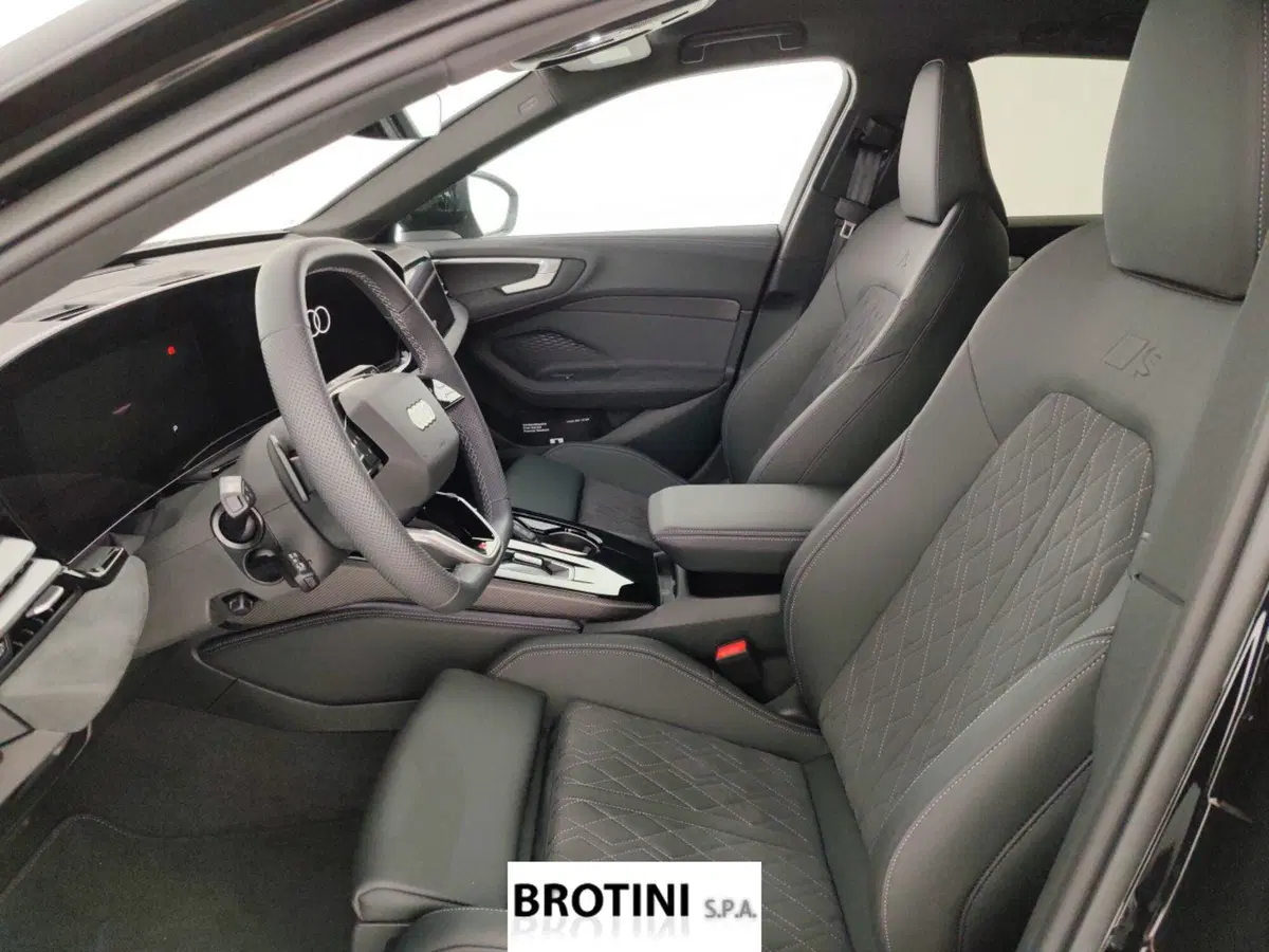 Audi A5 Avant nuova a Massa-Carrara (8)