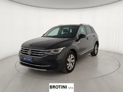 Volkswagen Tiguan Allspace 2.0 TDI SCR DSG 4MOTION Elegance del 2023 usata a Massa
