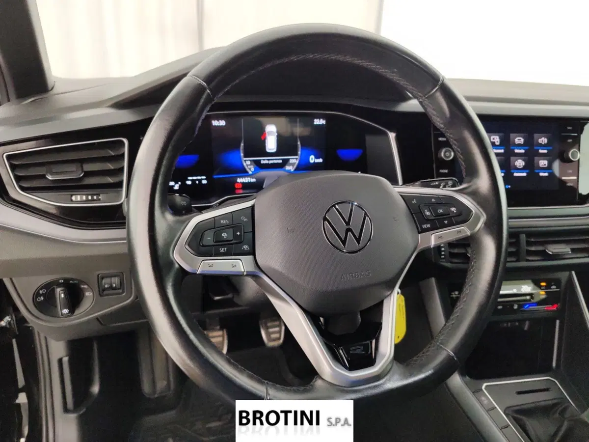 Volkswagen Polo usata a Massa-Carrara (14)