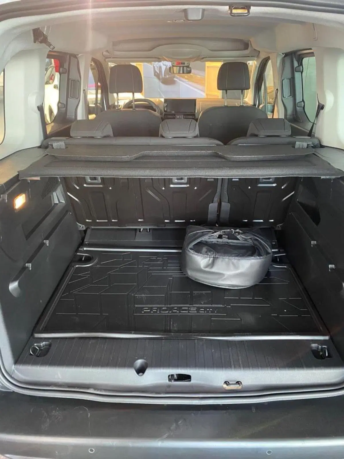 Toyota Proace Max Furgone nuova a Perugia (9)
