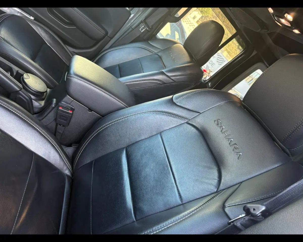 Jeep Wrangler Unlimited usata a Napoli (3)