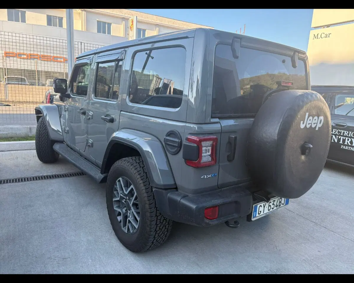 Jeep Wrangler Unlimited usata a Napoli (6)
